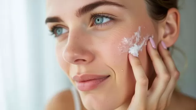 Tretinoin: Your Guide to Acne Scar Reduction & Smoother Skin